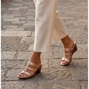 Italian‎ Shoemakers Womens Rose Gold Rhinestone in Gold Wedge Sandals 9.5W Italy